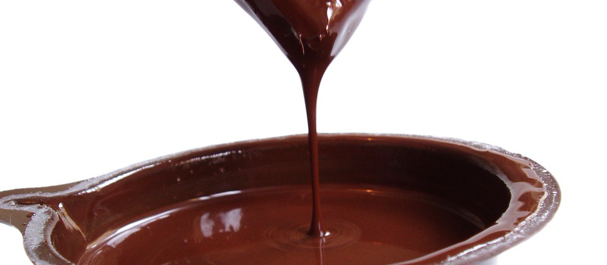 É verdade que a mulher não pode comer chocolate na lactação?