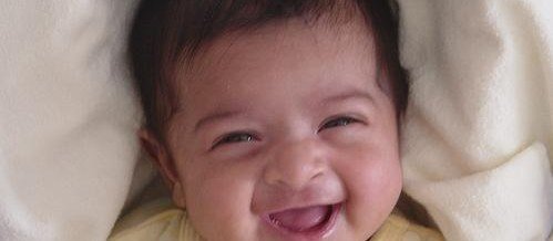 Os primeiros dentinhos incomodam o bebê: mito ou verdade?