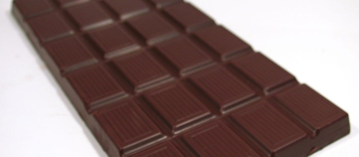 É verdade que a mulher não pode comer chocolate na lactação?