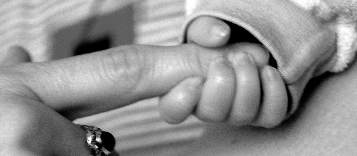 Hormônios do pós-parto ajudam a cuidar e amamentar o bebê: mito ou verdade?