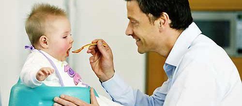 O pai está cada vez mais presente nos cuidados com o bebê: mito ou verdade?