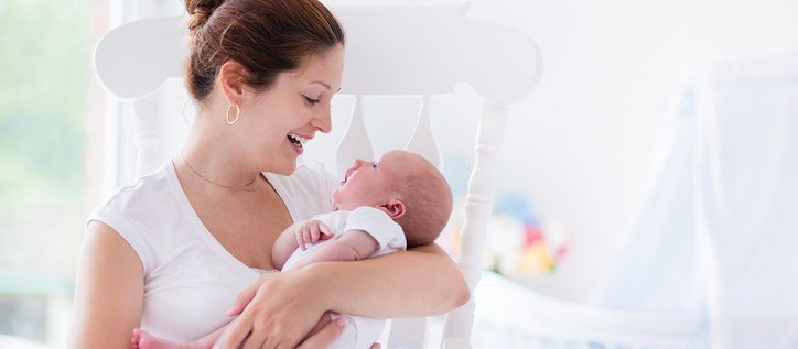 Amamentação: Bebê deve mamar de três em três horas?