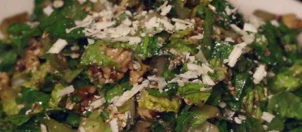 Conheça a salada que promete ajudar a induzir o parto